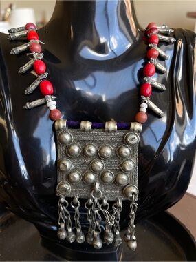 Gorgeous Vintage Ethiopian Coral Glass Beads Silver-tone Large Pendant Necklace